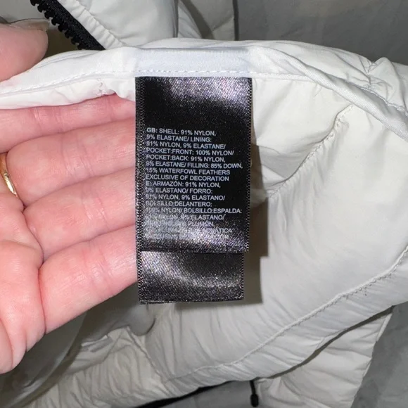The North Face Women's Cream Puffer Jacket - Picture 8 of 10